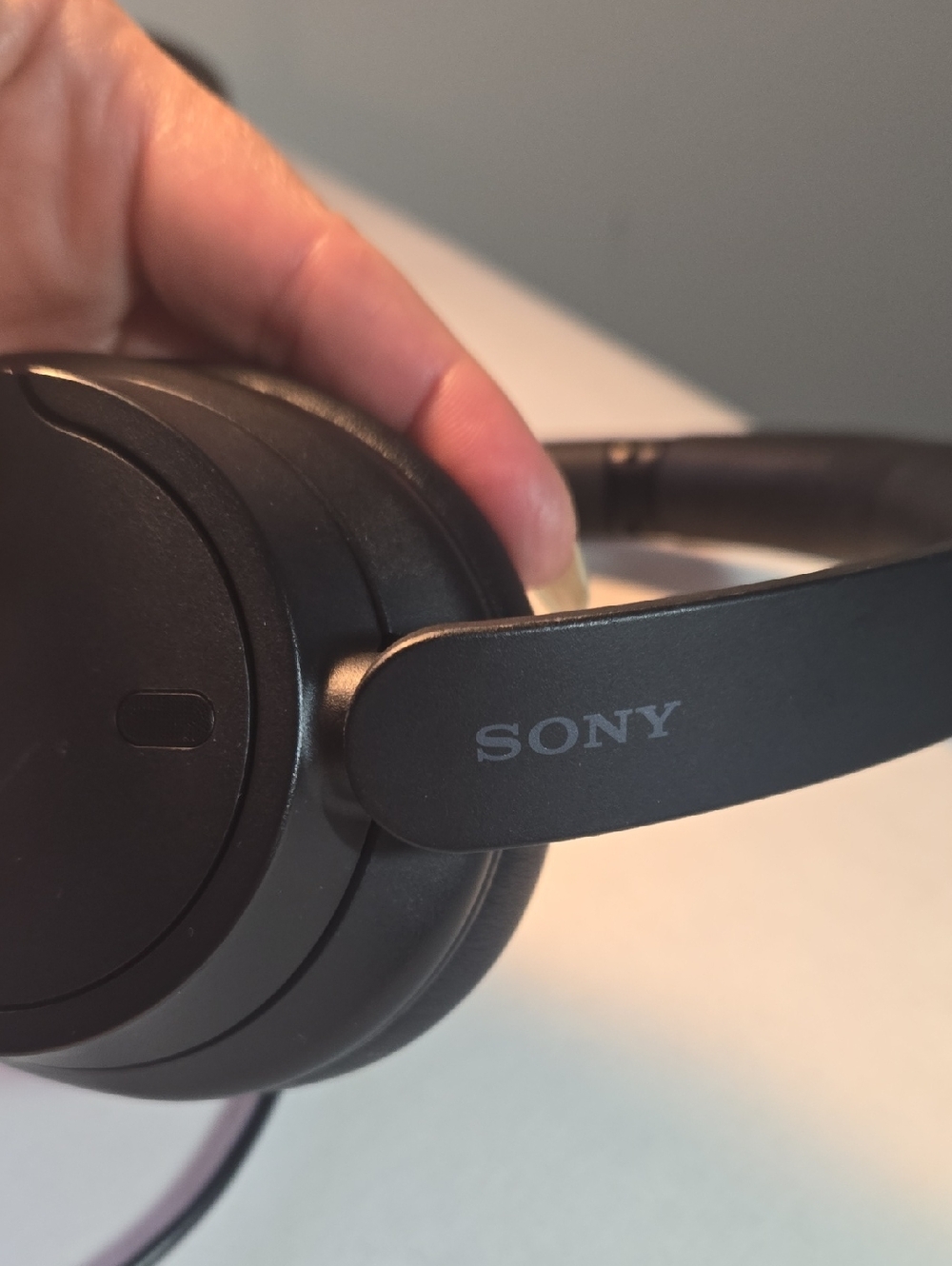 SONY Black Over-Ear Wired Headphones - Picture 4 of 15